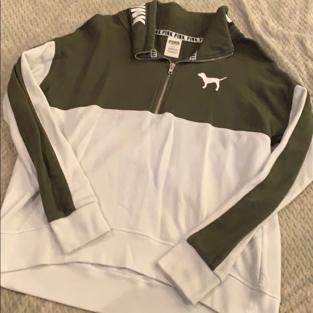 Sweatshirt • Army Green & White